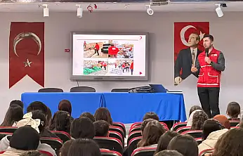 Doğubayazıt'ta Kızılay Haftası'nda öğrencilere iyilik ve dayanışma anlatıldı