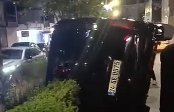 Doğubayazıt'ta kontrolden çıkan otomobil takla attı
