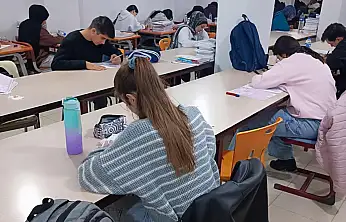 Doğubayazıt'ta öğrenciler YKS hazırlıklarını yoğun tempoda sürdürüyor