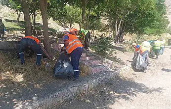 Doğubayazıt'ta tarihi alanlarda temizlik seferberliği