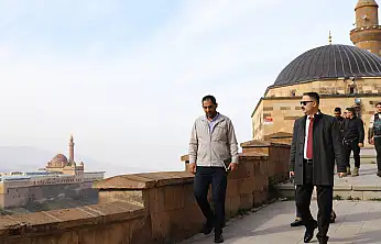Doğubayazıt'ta tarihi kale ve cami gece aydınlatılacak