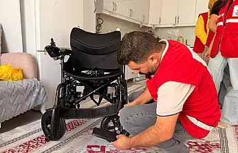 Doğubayazıt'ta tekerlekli sandalye sahibine ulaştı