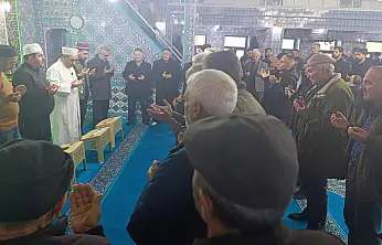 Doğubayazıt'ta umreciler, dualarla kutsal yolculuğa çıktı