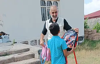 Doğubayazıt'ta yetim ve ihtiyaç sahibi öğrencilere kırtasiye desteği