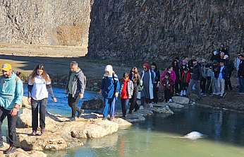 Doğubayazıtlı doğaseverler Diyadin Kanyonları'nda keşif yürüyüşü yaptı