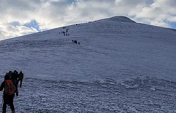 Doktorlar bu defa Ağrı Dağı'nın zirvesine çıktı