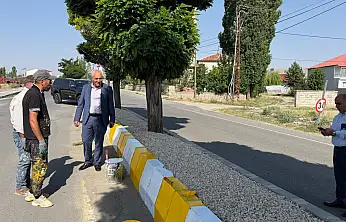 Eleşkirt'te Cumhuriyet Caddesi'nde refüjler yenileniyor