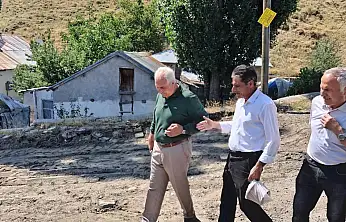 Eleşkirt'te deforme olan yollar tek tek yenileniyor