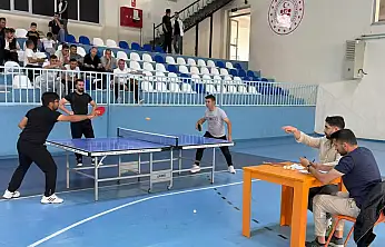 Eleşkirt'te yaz şenliklerinde satranç ve masa tenisi heyecanı