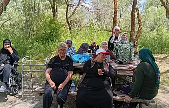 Engelsiz Yaşam Merkezi sakinleri doğayla iç içe piknikte buluştu