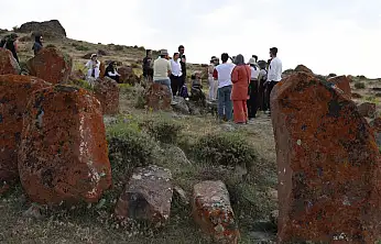 Genç araştırmacılar Ağrı Dağı eteklerinde konargöçer yaşamı sahada inceledi