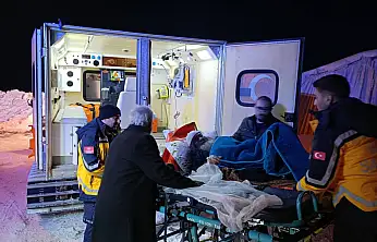 Hamur'da 77 yaşındaki hasta paletli ambulansla kurtarıldı