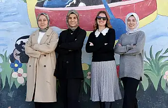 Hamur'da dört kadın öğretmenle ayakta duran köy okulu zorlu kışa rağmen eğitimi sürdürüyor