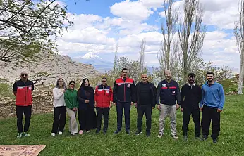 İl Müdürü Hüseyinoğlu yıldırımın vurduğu köyde üreticilerle buluştu