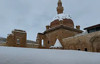 İshak Paşa Sarayı her mevsim ayrı güzel