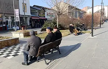 Kasımın son günlerinde Ağrı'da güneşli hafta sonu hareketliliği