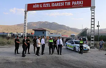 Kaymakam Ayvat Gürbulak yolunda trafiği denetledi