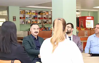 Kaymakam Ayvat öğrencilerle aynı masaya oturdu, talepleri dinledi