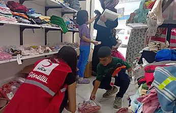 Kızılay Butik mağazasında ihtiyaç sahibi aileler giydirildi