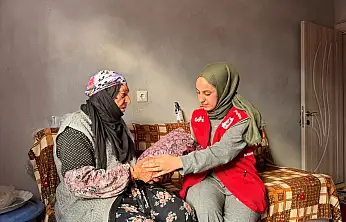 Kızılay'dan asırlık çınarlara vefa ziyareti