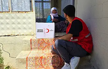 Kızılay Diyadin'de kapı kapı yardım ulaştırıyor
