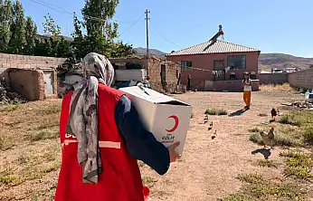 Kızılay Doğubayazıt'tan ihtiyaç sahibi ailelere gıda desteği