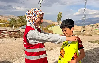 Kızılay, Üzengili Köyü'nde kış öncesi yüzleri güldürdü