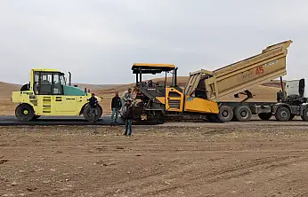 KÖYDES'le Ağrı'nın köy yolları yenileniyor