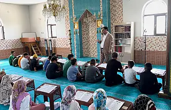 Müftü Demirkaynak Yaz Kur'an Kursu ziyaretlerini sürdürüyor