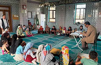 Müftü Demirkaynak Yaz Kur'an Kurslarını ziyaret etmeyi sürdürüyor