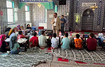 Müftü İsa Demirkaynak yaz Kur'an kursu öğrencileriyle bir araya geldi