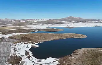 Patnos Barajı kışın gizli güzelliğini gözler önüne serdi