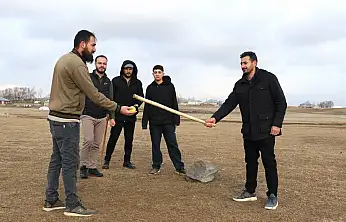 Patnos'ta gençler telefondan uzaklaşıp geleneğe koşuyor