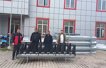 Patnos'ta hayvancılara yüzde 72 hibe desteğiyle yemlik dağıtıldı