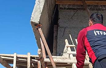 Patnos'ta iş kazası paniği: Beton bloğu işçilerin üstüne düştü