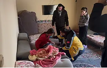 Patnos'ta kar ve tipi engel tanımadı, 15 yaşındaki genç hastaneye ulaştırıldı