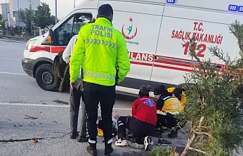 Patnos'ta kavşakta korkutan kaza: Otomobil bisikletli çocuğa çarptı!