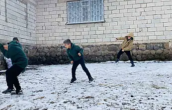 Patnos'ta kış yüzünü gösterdi