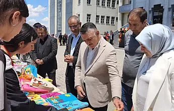 Patnos'ta öğrencilerin eserleri yıl sonu sergisinde beğeniye sunuldu