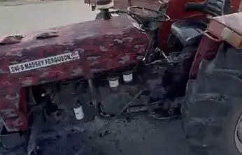 Patnos'ta traktör ile hafif ticari araç çarpıştı: 3 yaralı
