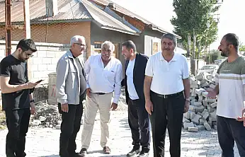 Patnos'ta yollar yenileniyor