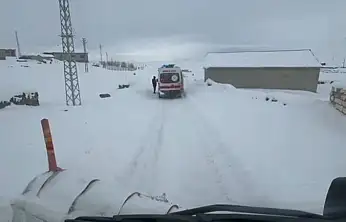 Patnos'ta zorlu şartlar hasta sevkine engel olamadı