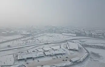 Taşlıçay Deresi'nin yüzeyi dondu, Ağrı'da soğuk hava hüküm sürdü
