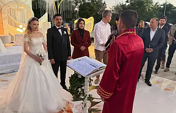Taşlıçay Kaymakamı Baka Kılıç genç çiftin mutluluğuna ortak oldu
