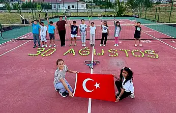 Tutak'ta 30 Ağustos coşkusu tenis kortlarına taşındı