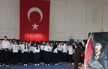 Tutak'ta Cumhuriyet'in 103. yılı renkli gösterilerle kutlandı