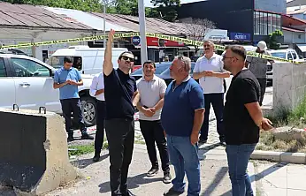 Tutak'ta eski Hükümet Konağı'nın yıkım süreci yerinde incelendi