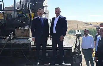 Tutak'ta köy yolları asfaltla buluşuyor