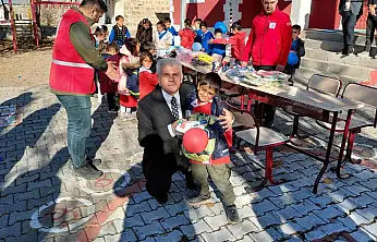 Tutak'ta öğrencilerin yüzünü güldüren eğitim dayanışması