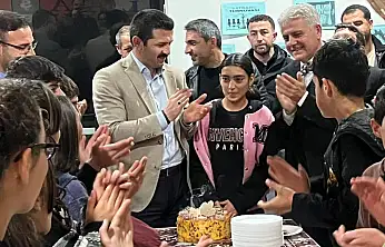 Tutak'ta pansiyon ziyaretine sürpriz doğum günü renk kattı